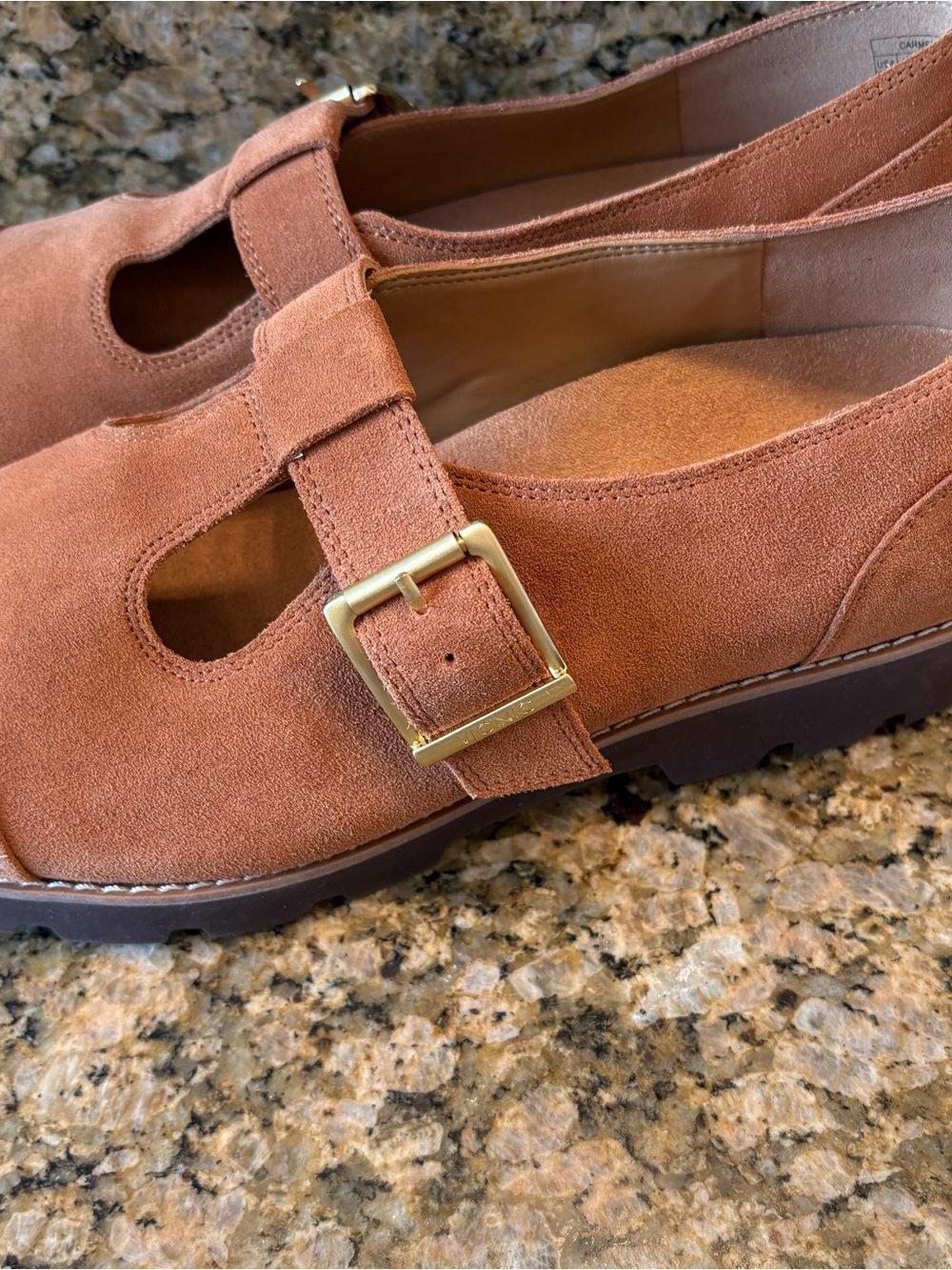 Vionic shoes - Picture 5 of 7
